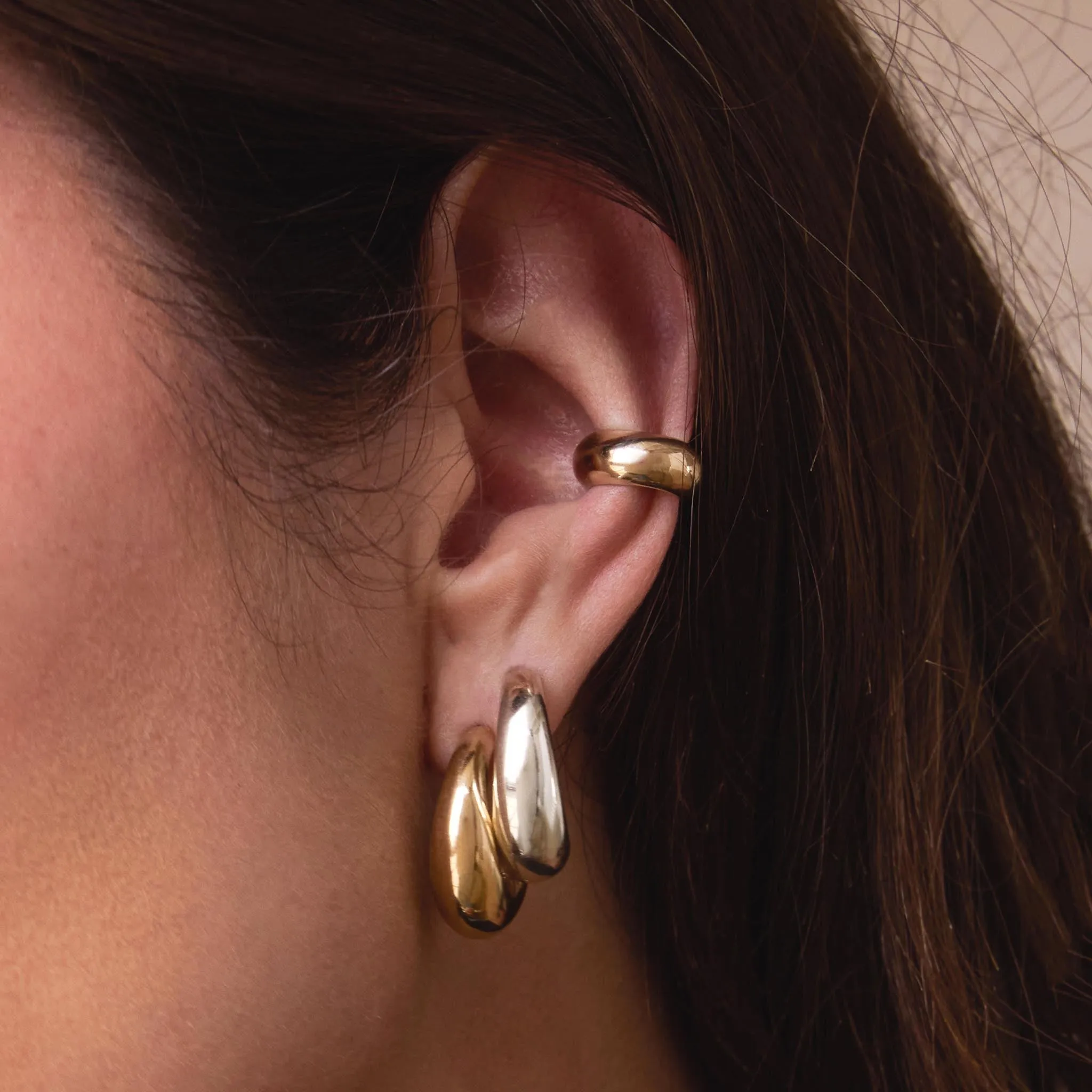 14k Gold Medium Aura Hoops